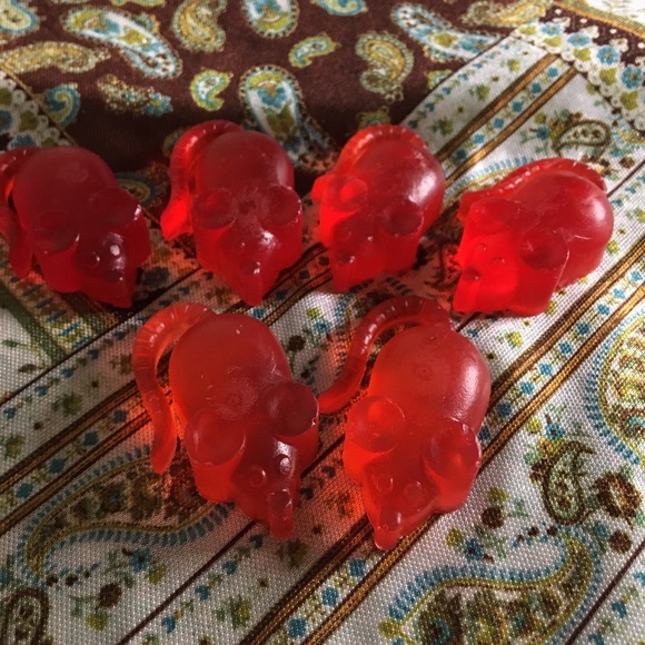 Red mice soaps - Picture 2 of 3